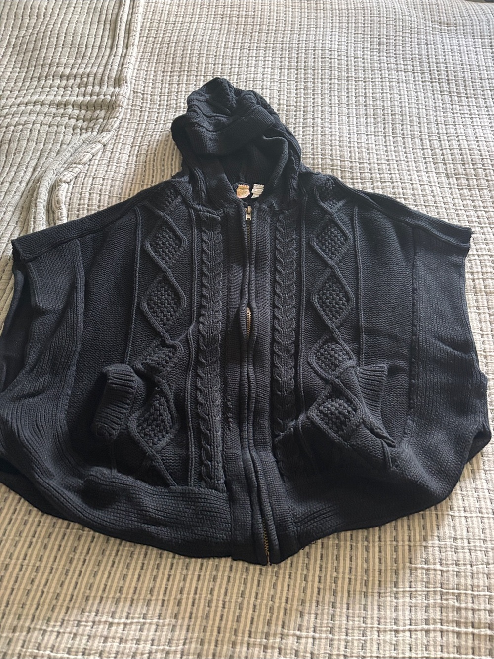 Gold Heart Black Hooded sleeveless Sweater Knit Poncho